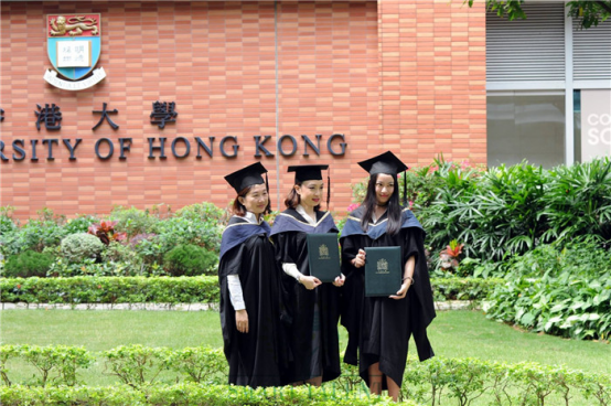申請香港大學(xué)研究生留學(xué)：?？票尘耙材艹晒δ嬉u，得到香港大學(xué)offer?