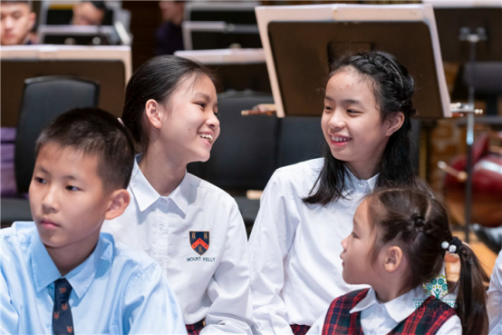 都說香港國際學(xué)校學(xué)費(fèi)貴?沒個(gè)50W別想上好學(xué)校!是真的嗎?