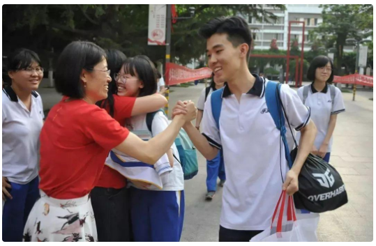 香港中文大學(xué)學(xué)費(fèi)貴嗎（國(guó)內(nèi)“很燒學(xué)費(fèi)”的大學(xué)匯總）